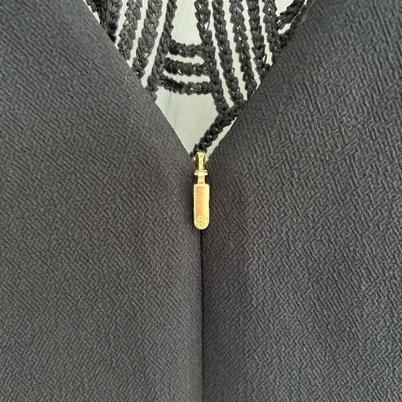 Trina Turk Luciana Lace Embroidered Bell Sleeve Sheath Black Dress Size 0 NWT - Picture 7 of 10